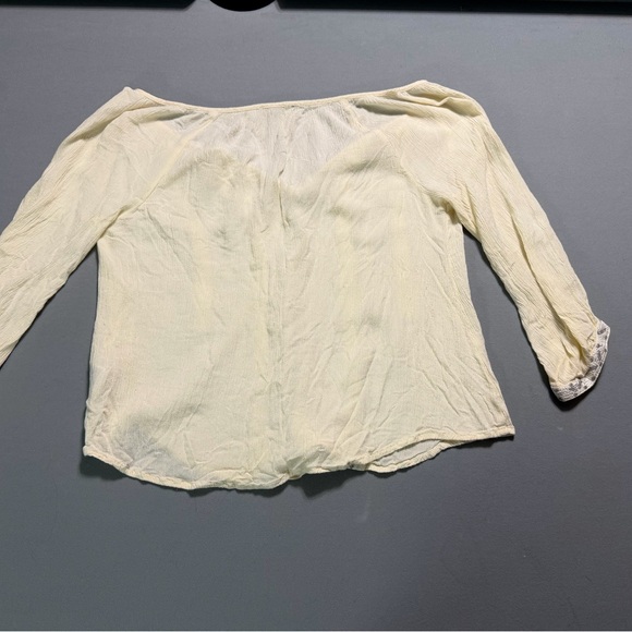 American Eagle Outfitters Light Cream Blouse size small - Picture 7 of 7